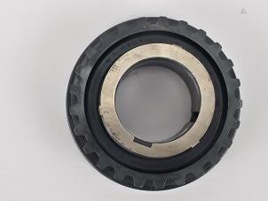 Gebruikte Poelie Krukas Ford Transit 2.0 TDCi 16V Eco Blue 130 Prijs € 24,20 Inclusief btw aangeboden door WH Carparts