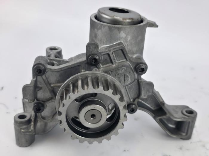Gebruikte Oliepomp Ford Focus 4 1.0 Ti-VCT EcoBoost 12V 125 Prijs € 72,60 Inclusief btw aangeboden door WH Carparts
