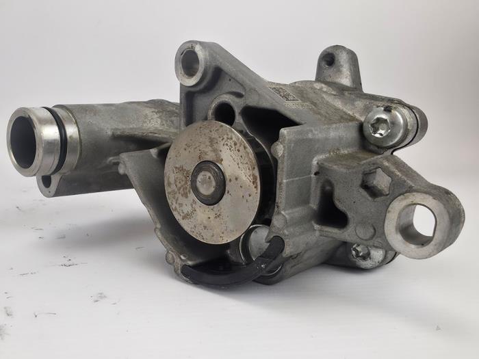 Gebruikte Waterpomp Ford Focus 4 1.0 Ti-VCT EcoBoost 12V 125 Prijs € 48,40 Inclusief btw aangeboden door WH Carparts