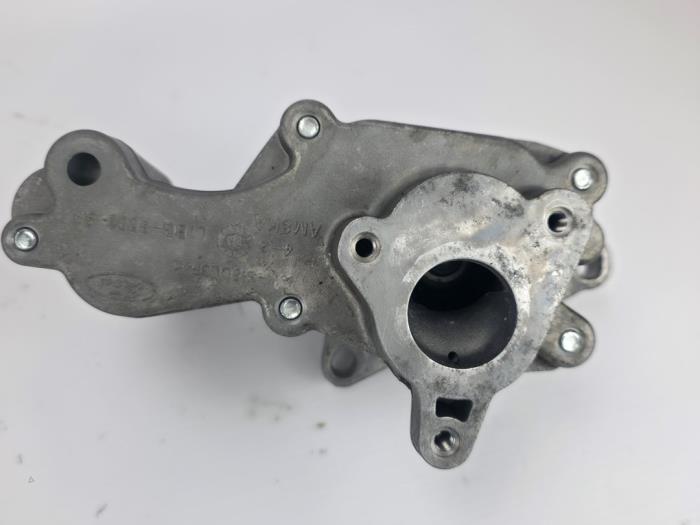 Waterpomp van een Ford Focus 4 1.0 Ti-VCT EcoBoost 12V 125 2019