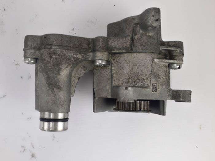 Waterpomp van een Ford Focus 4 1.0 Ti-VCT EcoBoost 12V 125 2019