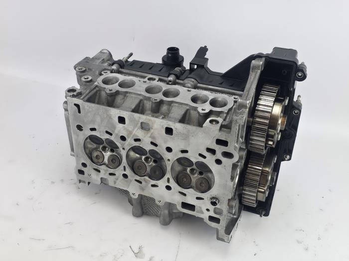 Gebruikte Cilinderkop Ford Grand C-Max (DXA) 1.0 Ti-VCT EcoBoost 12V 125 Prijs € 453,75 Inclusief btw aangeboden door WH Carparts
