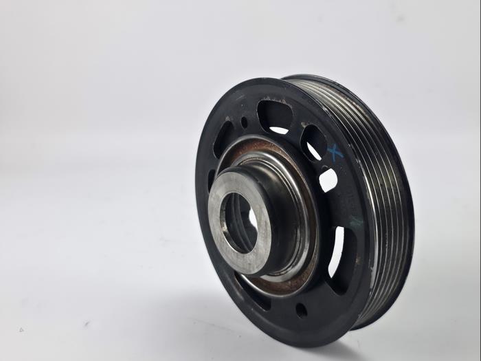 Gebruikte Krukas Poelie Ford Focus 3 Wagon 1.0 Ti-VCT EcoBoost 12V 125 Prijs € 36,30 Inclusief btw aangeboden door WH Carparts