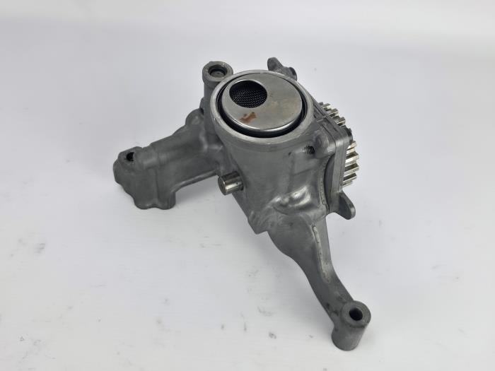 Gebruikte Oliepomp Ford C-Max (DXA) 1.0 Ti-VCT EcoBoost 12V 125 Prijs € 60,50 Inclusief btw aangeboden door WH Carparts