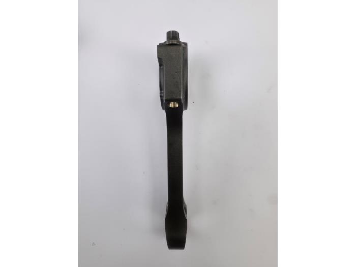 Gebruikte Drijfstang Ford Focus 3 1.5 EcoBoost 16V 150 Prijs € 48,40 Inclusief btw aangeboden door WH Carparts