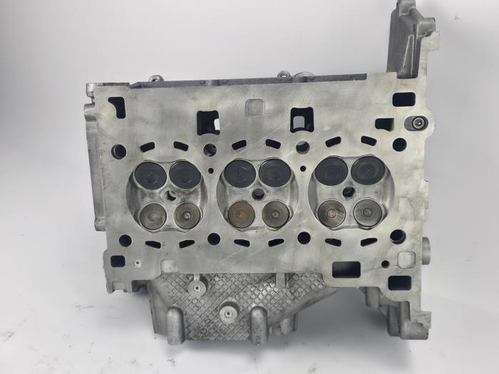 Gebruikte Cilinderkop Ford Fiesta 7 1.1 Ti-VCT 12V 75 Prijs € 423,50 Inclusief btw aangeboden door WH Carparts