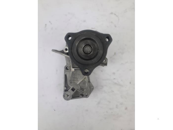 Gebruikte Waterpomp Ford Kuga II 1.5 EcoBoost 16V 150 Prijs € 36,30 Inclusief btw aangeboden door WH Carparts