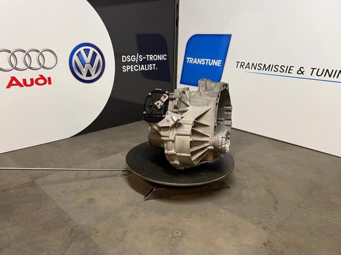Versnellingsbak van een Volkswagen Passat Variant (3G5) 1.8 TSI 16V 2015