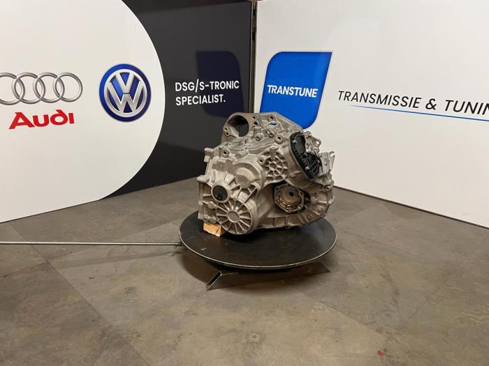 Versnellingsbak van een Volkswagen Touran (5T1) 1.6 TDI 2015