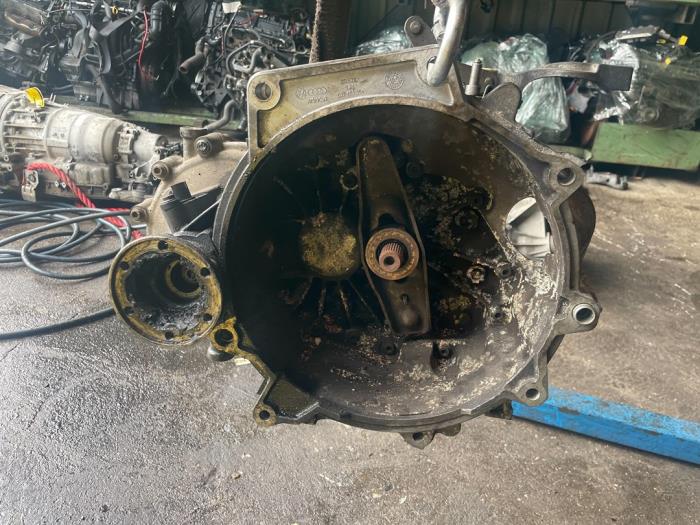 Gebruikte Versnellingsbak Volkswagen Polo Prijs € 250,00 Margeregeling aangeboden door Umit Sloperij
