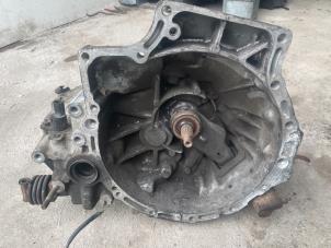 Gebruikte Versnellingsbak Mazda 323 Prijs € 150,00 Margeregeling aangeboden door Umit Sloperij
