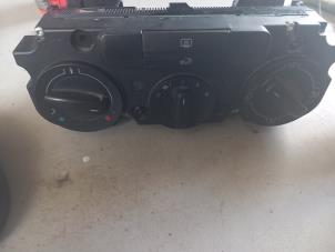 Gebruikte Chaufage Bedieningspaneel Volkswagen Passat Variant (3C5) 2.0 TDI 16V Bluemotion Prijs € 24,00 Margeregeling aangeboden door Umit Sloperij