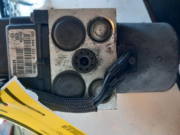 Gebruikte ABS Pomp Renault Scénic I (JA) 1.6 16V Bifuel Prijs € 75,00 Margeregeling aangeboden door Umit Sloperij