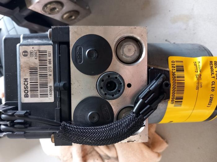 Gebruikte ABS Pomp Renault Clio II (BB/CB) 1.2 16V Prijs € 45,00 Margeregeling aangeboden door Umit Sloperij
