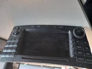 Gebruikte Radio CD Speler Mercedes E-Klasse Prijs € 280,00 Margeregeling aangeboden door Umit Sloperij