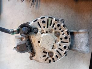 Gebruikte Dynamo Ford Fiesta 5 (JD/JH) 1.3 Prijs € 30,00 Margeregeling aangeboden door Umit Sloperij