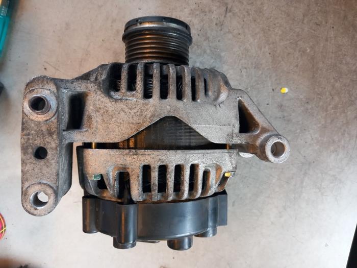 Gebruikte Dynamo Fiat Fiorino (225) 1.3 JTD 16V Multijet Prijs € 65,00 Margeregeling aangeboden door Umit Sloperij