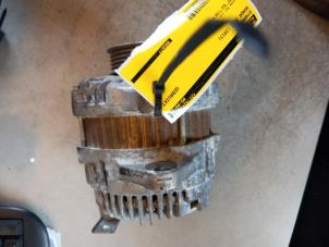 Gebruikte Dynamo Honda Jazz (GE6/GE8/GG/GP) 1.2 VTEC 16V Prijs € 35,00 Margeregeling aangeboden door Umit Sloperij