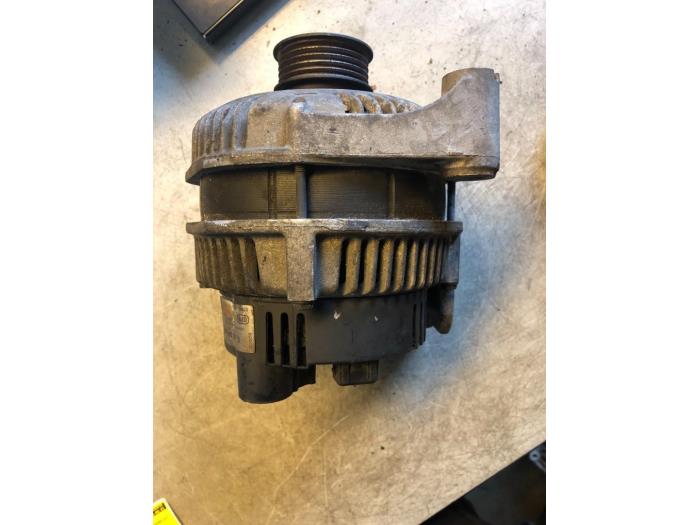 Gebruikte Alternator BMW 3-Serie Prijs € 120,00 Margeregeling aangeboden door Umit Sloperij