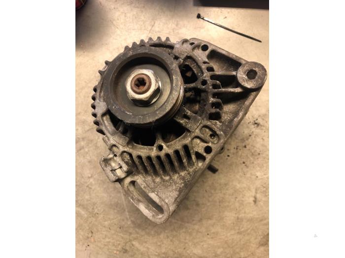 Gebruikte Dynamo Renault Clio II (BB/CB) 1.2 Prijs € 35,00 Margeregeling aangeboden door Umit Sloperij