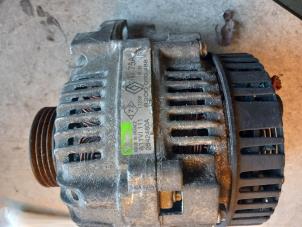 Gebruikte Dynamo Renault Twingo (C06) 1.2 Prijs € 30,00 Margeregeling aangeboden door Umit Sloperij