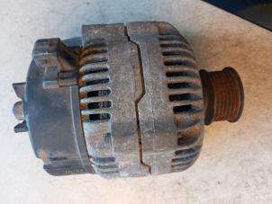 Gebruikte Alternator Volkswagen Polo IV (9N1/2/3) 1.2 12V Prijs € 45,00 Margeregeling aangeboden door Umit Sloperij