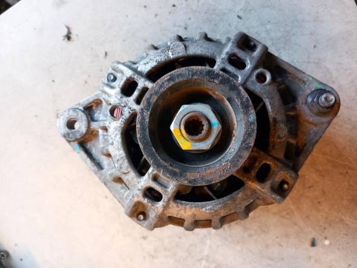 Dynamo van een Hyundai i10 (F5) 1.1i 12V 2012