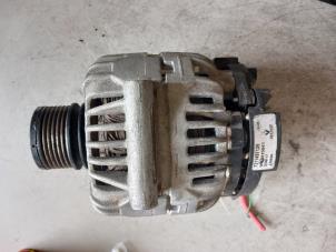 Gebruikte Dynamo Dacia Lodgy (JS) 1.6 16V LPG Prijs € 40,00 Margeregeling aangeboden door Umit Sloperij