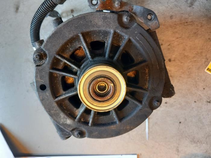 Gebruikte Dynamo Mercedes ML I (163) 270 2.7 CDI 20V Prijs € 100,00 Margeregeling aangeboden door Umit Sloperij