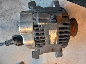 Gebruikte Alternator Kia Carens III (FG) 2.0i CVVT 16V Prijs € 40,00 Margeregeling aangeboden door Umit Sloperij