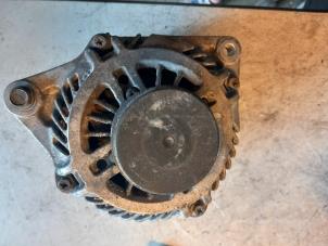 Gebruikte Alternator Kia Carens III (FG) 2.0i CVVT 16V Prijs € 40,00 Margeregeling aangeboden door Umit Sloperij