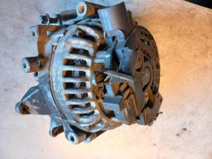 Gebruikte Alternator Mercedes C Combi (S203) 2.6 C-240 18V Prijs € 60,00 Margeregeling aangeboden door Umit Sloperij