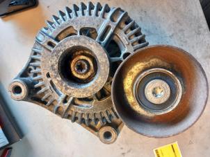 Gebruikte Dynamo BMW 5 serie (E60) 525d 24V Prijs € 175,00 Margeregeling aangeboden door Umit Sloperij