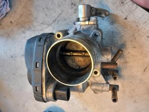 Gebruikte Gasklephuis Volkswagen Golf IV (1J1) 1.6 Prijs € 70,00 Margeregeling aangeboden door Umit Sloperij