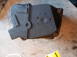 Gebruikte Gasklephuis Volkswagen Polo IV (9N1/2/3) 1.2 12V Prijs € 40,00 Margeregeling aangeboden door Umit Sloperij