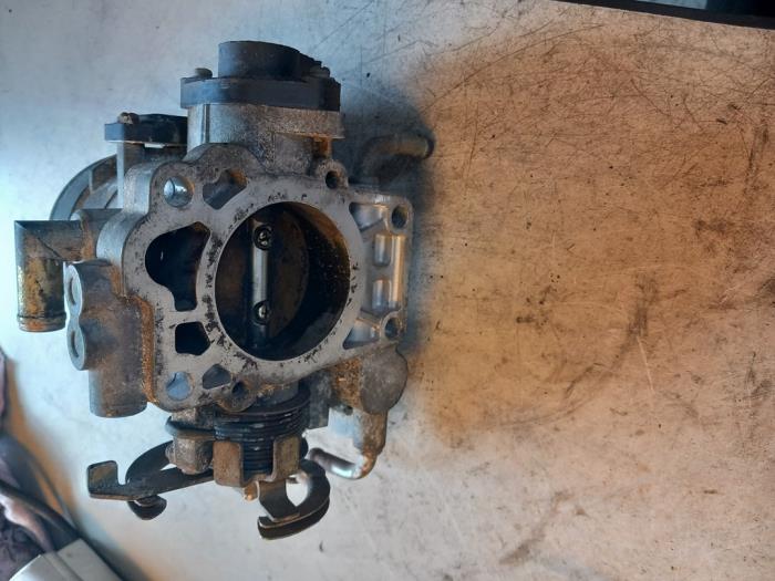 Gebruikte Gasklephuis Suzuki Baleno (GC/GD) 1.8 16V Prijs € 45,00 Margeregeling aangeboden door Umit Sloperij