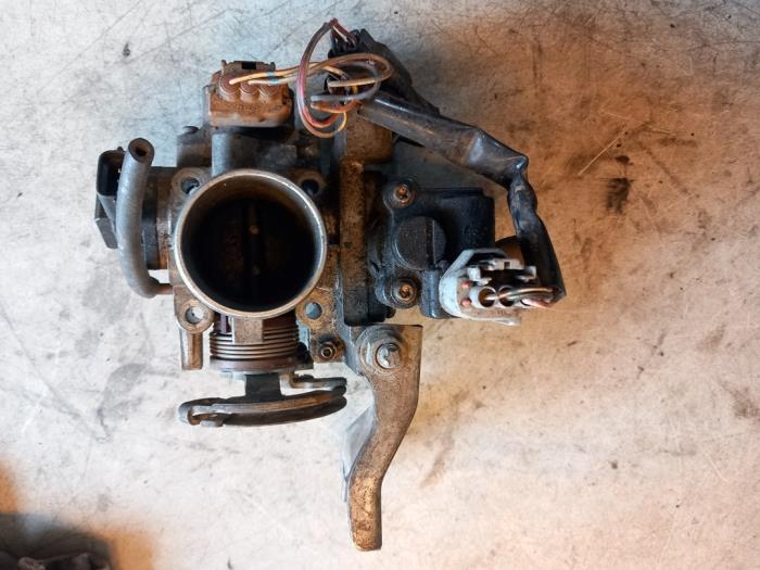 Gebruikte Gasklephuis Daihatsu Cuore (L251/271/276) 1.0 12V DVVT Prijs € 45,00 Margeregeling aangeboden door Umit Sloperij