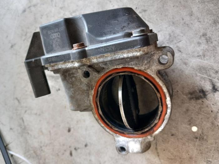 Gebruikte Gasklephuis Audi A6 (C6) 3.0 V6 24V TFSI Quattro Prijs € 50,00 Margeregeling aangeboden door Umit Sloperij