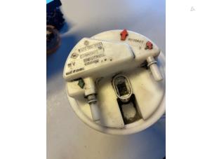 Gebruikte Benzinepomp Renault Twingo (C06) 1.2 Prijs € 40,00 Margeregeling aangeboden door Umit Sloperij