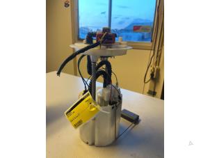 Gebruikte Benzinepomp Fiat Punto II (188) 1.4 16V Prijs € 40,00 Margeregeling aangeboden door Umit Sloperij