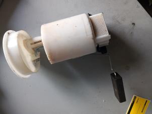 Gebruikte Benzinepomp Audi A3 (8L1) 1.6 Prijs € 25,00 Margeregeling aangeboden door Umit Sloperij