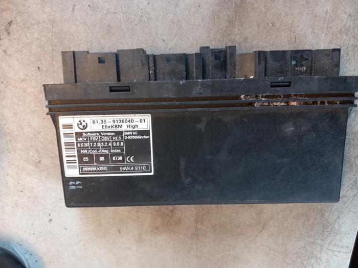 Gebruikte Computer Body Control BMW 5 serie Touring (E61) 530d 24V Prijs € 35,00 Margeregeling aangeboden door Umit Sloperij