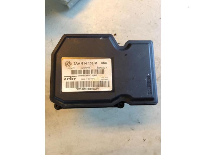 Gebruikte ABS Pomp Volkswagen Passat Variant (365) 2.0 TDI 16V 140 Prijs € 120,00 Margeregeling aangeboden door Umit Sloperij