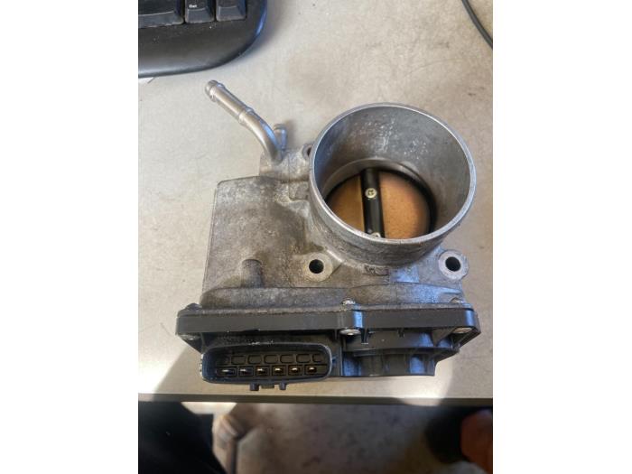 Gebruikte Gasklephuis Toyota Corolla Verso (R10/11) 1.8 16V VVT-i Prijs € 40,00 Margeregeling aangeboden door Umit Sloperij