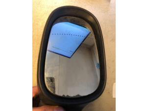 Gebruikte Spiegel Buiten links Renault Clio II (BB/CB) 1.6 16V Prijs € 20,00 Margeregeling aangeboden door Umit Sloperij