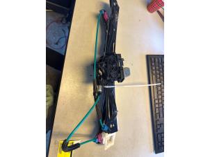 Gebruikte Motor electrisch raam BMW 3-Serie Prijs € 40,00 Margeregeling aangeboden door Umit Sloperij