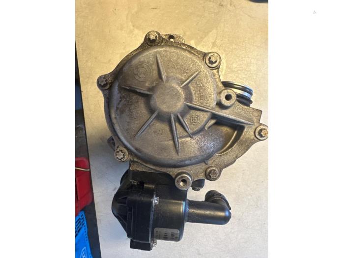 Gebruikte Servopomp BMW 3 serie Compact (E46/5) 316ti 16V Prijs € 60,00 Margeregeling aangeboden door Umit Sloperij