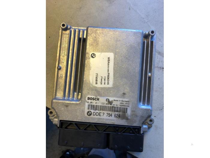 Gebruikte Inspuitcomputer BMW 3 serie Touring (E46/3) 318d 16V Prijs € 75,00 Margeregeling aangeboden door Umit Sloperij