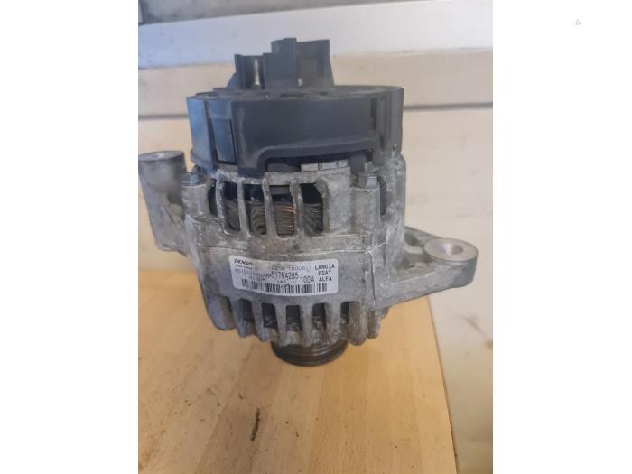Gebruikte Dynamo Fiat Doblo Cargo (263) 2.0 D Multijet Prijs € 50,00 Margeregeling aangeboden door Umit Sloperij