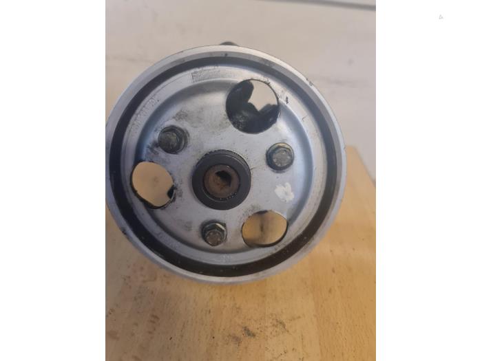 Gebruikte Servopomp Renault Clio II (BB/CB) 1.4 Prijs € 40,00 Margeregeling aangeboden door Umit Sloperij